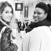 Marie-Laure Garnier, soprano et Célia Oneto Bensaid, piano (à gauche)