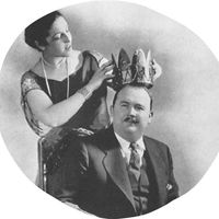 The Crowning of Whiteman as the "King of Jazz." Source: Photograph reproduced from Whiteman and McBride, Jazz. q1926 J. H. Sears & Co. Incorporated; The Curtis Publishing Company.
