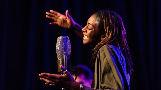 Ala.ni, auteur, compositrice et chanteuse de jazz & soul, britannique ©Getty - Dimitri Hakke / Redferns