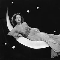 Hedy Lamarr sur le plateau du tournage du film 'The Heavenly Body'.