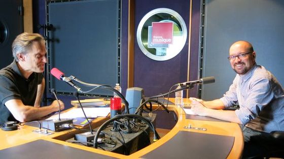 France Musique, studio 142... Le producteur Philippe Venturini & L'auteur Benoît Dratwicki (g. à d.) ©Radio France - Annick Haumier / RF