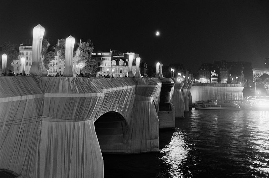 Le Pont-Neuf empaqueté de Christo, en 1985