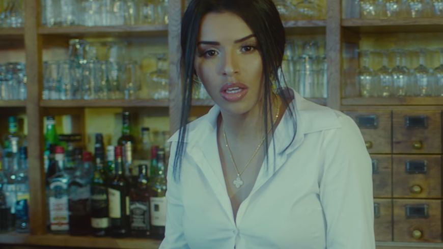 Imen Es, capture d'écran clip "Oui" (Hobo&Mojo)
