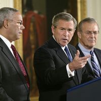 Colin Powell, George W. Bush et Donald Rumsfeld en 2003