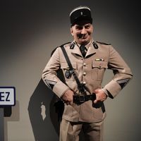 Statue de cire de Louis de Funès (habituellement présentée au musée Grévin, mais qui se trouve actuellement à la Cinémathèque pour l'expo Louis de Funès)