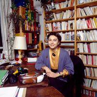Nathalie Heinich dans son bureau en 1992