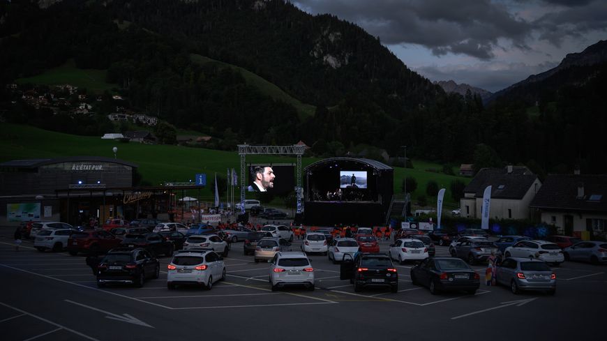 Le tout premier concert de musique classique donné devant un par-terre de voitures, en Suisse.