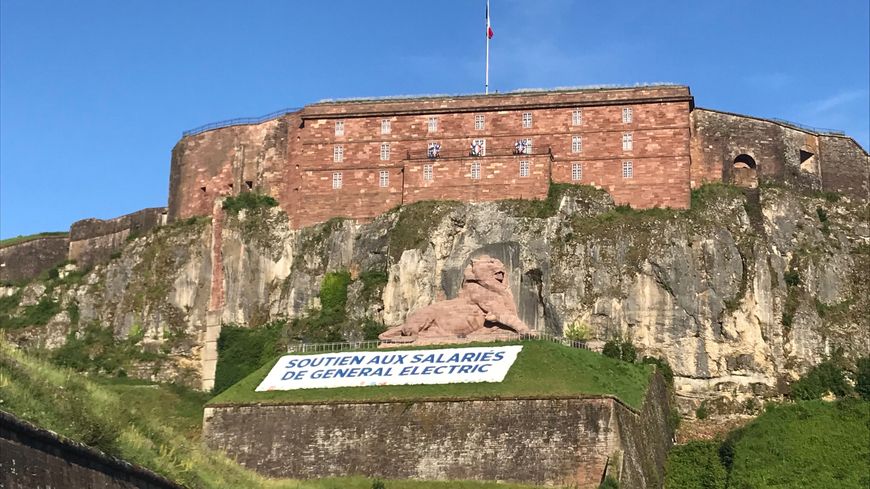 Le Lion de Belfort, vendredi 26 juin 2020 lors du tournage de l'épisode
