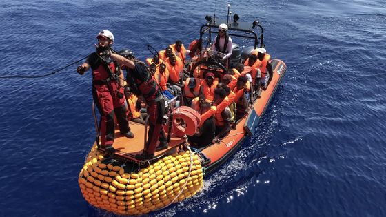 Le "pacte des migrations" de la Commission européenne présenté à la rentrée parviendra-t-il à améliorer l'accueil des migrants sauvés en Méditerranée ? ©AFP - Anne CHAON