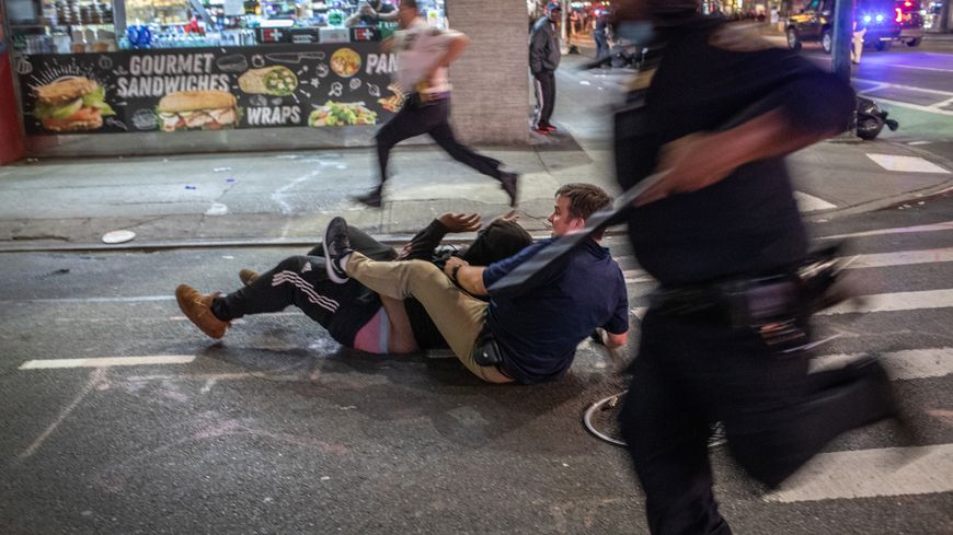 A New York début juin 2020, scènes de violence en marge de maifestations contre les violences policières.