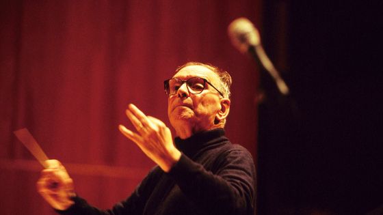 UNITED KINGDOM - 10 mars 2001 : BARBICAN, Ennio MORRICONE ©Getty - Robin Little/Redferns)