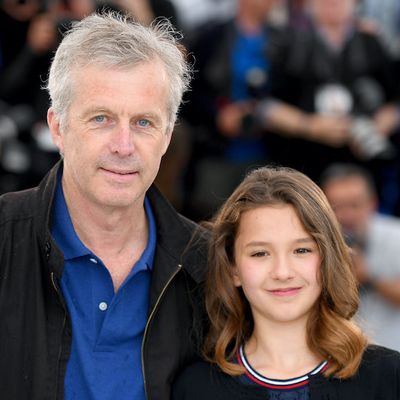 En 2019, au Festival de Cannes, le réalisateur français, Bruno Dumont, et la jeune comédienne, Lise Leplat Prudhomme, se retrouvent pour célébrer le film « Jeanne », avec un Prix et cinq nominations