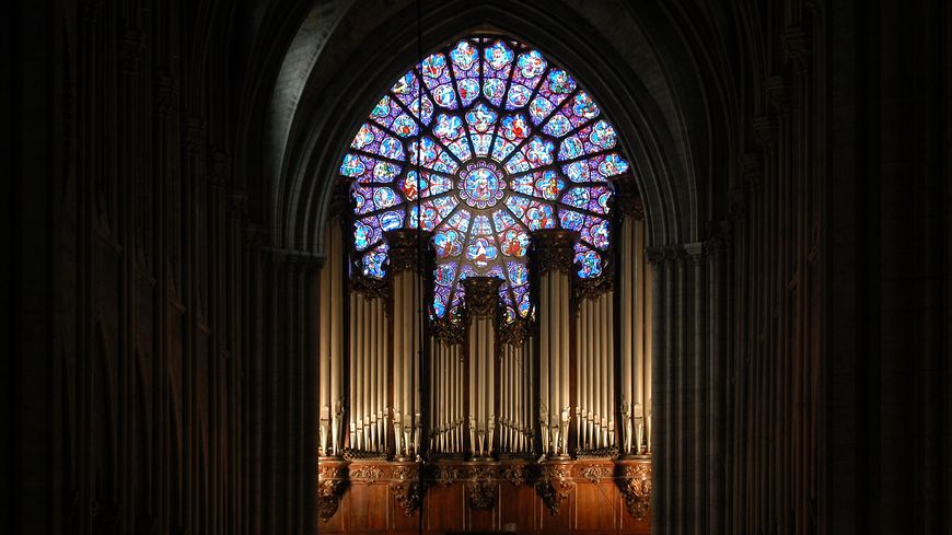 Le grand orgue et la rosace de Notre-Dame de Paris en 2004