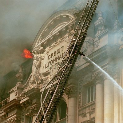 Incendie qui ravagea le siège du Crédit Lyonnais dans la nuit du 4 au 5 mai 1996 dans le 2ème arrondissement de Paris.