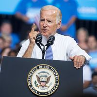 En 2016, Joe Biden était un soutien majeur d'Hillary Clinton dans le cadre de la campagne présidentielle contre Donald Trump.