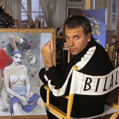 Le dessinateur, scénariste et réalisateur Enki Bilal chez lui en janvier 1997 à Paris