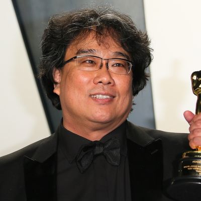 Le réalisateur et scénariste sud-coréen, Bong Joon ho, a reçu de nombreux prix pour son film « Parasite », et en particulier la Palme d’Or au Festival de Cannes 2019, ainsi que le César du meilleur film étranger à Hollywood en 2020