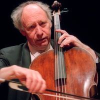 Le violoncelliste Anner Bylsma, soliste, et membre de l'ensemble Archibudelli (La Haye, 17 février 1934 - Amsterdam, 25 juillet 2019)