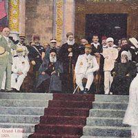 Le général Henri Gouraud en 1920 au Liban avec le Grand Mufti de Beyrouth, Cheik Moustafa Naja, et le Patriarche maronite Elias Pierre Hoayek.