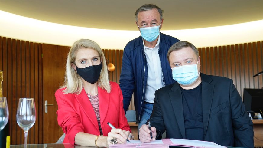 Directeur musical de l'Orchestre philharmonique de Radio France depuis 2015, le chef finlandais Mikko Franck a renouvelé mercredi 16 septembre son contrat à la tête de l'orchestre jusqu'en 2025.