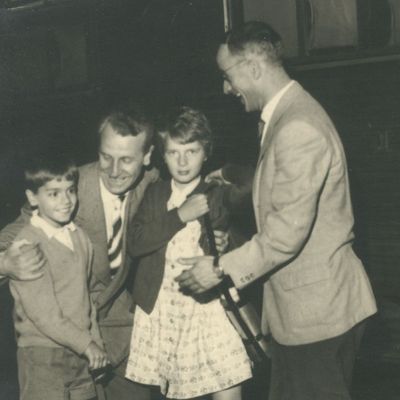 Enki Bilal avec son père et sa sœur, arrivée à Paris en 1960