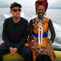 Damon Albarn et Fatoumata Diwara dans le clip de Gorillaz - "Désolé" ft. Fatoumata Diawara (Episode Two)
