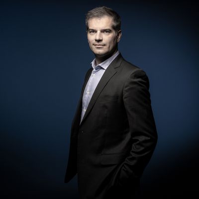 Le président de Sanofi, Olivier Bogillot, à Paris en mai.