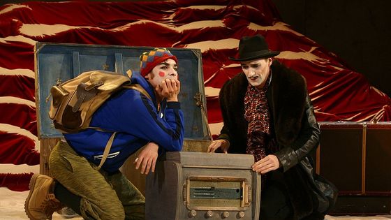 "L'île des esclaves" de Pierre Marivaux mise en scène Irina Brook à l'Atelier Théâtre, avec Lubna Azabal, Alex Descas, Stephanie Lagarde, Sidney Wernicke and Fabio Zenoni (21/01/2005) ©Getty - Frédéric Souloy/Gamma-Rapho