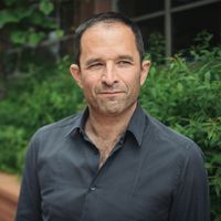 Benoît Hamon va participer au podcast "Et si" en tant qu'"ex-homme politique".