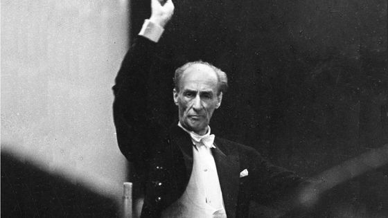 Le chef d'orchestre soviétique Evgeny Mravinsky dirige l'Orchestre Philharmonique de Leningrad (C. 1940) ©Getty - N. Naumenko / Slava Katamidze