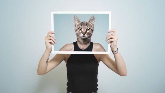 femme avec tête de chat ©Getty - Francesco Carta