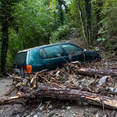 A Clans (Alpes-Maritimes), le passage de la tempête Alex a coupé les routes, lundi 5 octobre 2020.