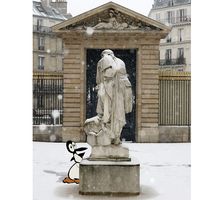 Statue de Guillaume Budé, dans la cour du Collège de France avec à ses côtés, Alfred le Pingouin