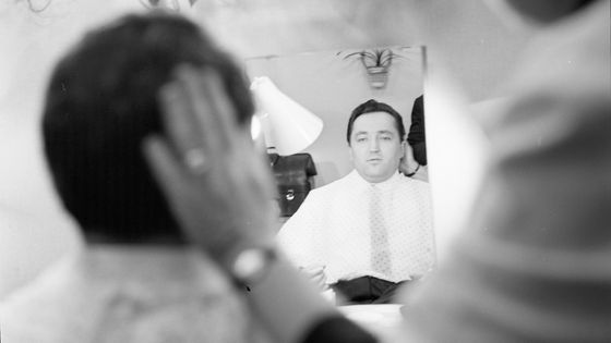 Le ténor Fritz Wunderlich à l'émission de télévision autrichienne "Ihr Auftritt bitte" (Vienne, c. 1966) - Imagno