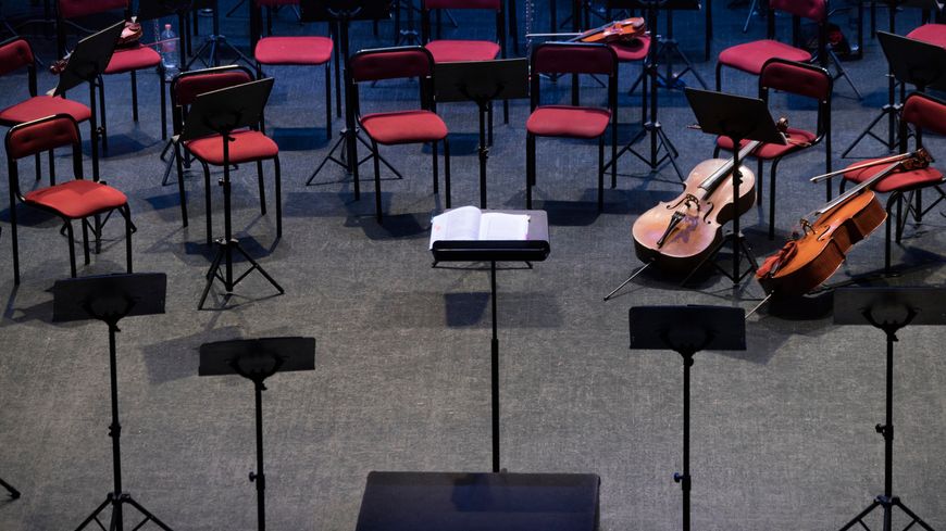 Salle de cours de musique vide