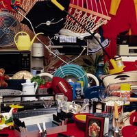 Bric-à-brac sur un marché aux puces