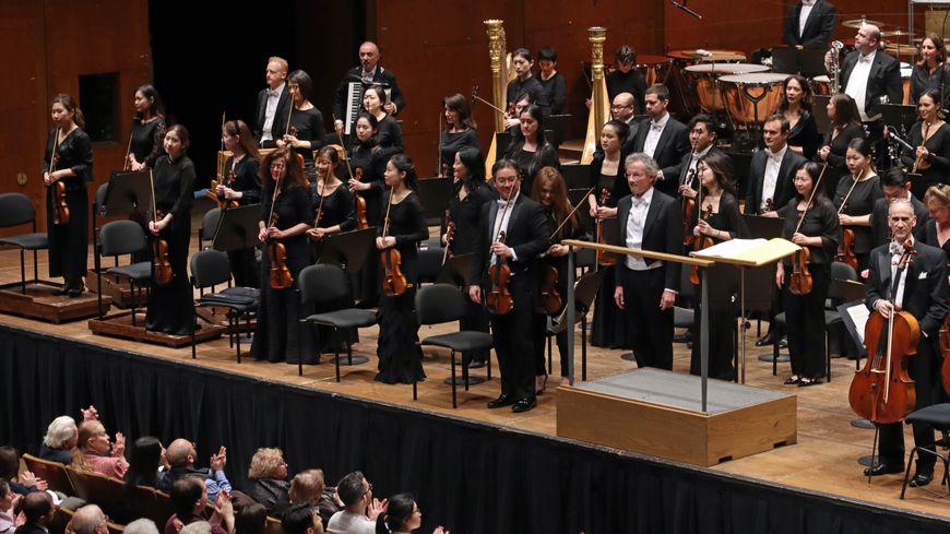 L'Orchestre Philharmonique de New York dirigé par Franz Welser-Most le 27 février 2020.