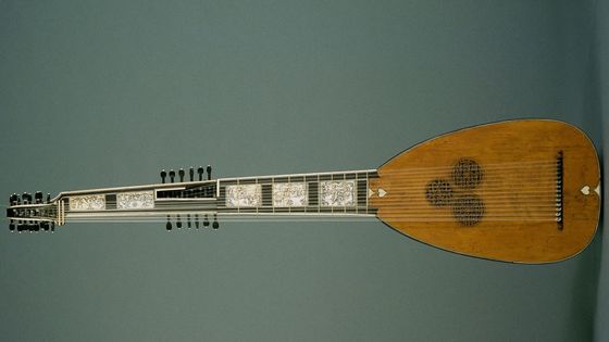 Théorbe Matteo Sellas, 1640, Venise. Collection du Musée de la Musique - Philharmonie de Paris - Photo by Jean-Marc Anglès / Musée de la Musique