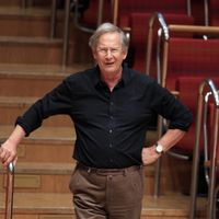 Le chef d'orchestre John Eliot Gardiner dirige deux concerts à la Maison de la Radio dans Un Requiem Allemand de Brahms