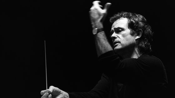 Le chef d'orchestre Jean-Claude Casadesus photographié lors d'une répétition en 1988 ©Getty - Jean Pimentel