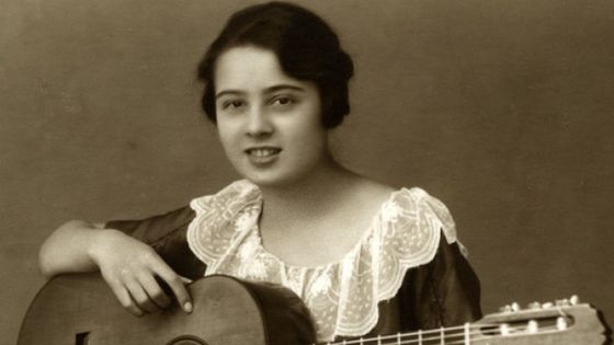 Luise Walker Austrian guitarist and composer. Studied with Jose Zuth, Jacob Ortner, Heinrich Albert, Miguel Llobet, Emilio Pujol and Andrés Segovia. - discogs