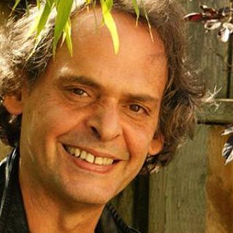 Roland Dyens