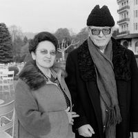 Le compositeur Olivier Messiaen et son épouse, la pianiste Yvonne Loriod, le 9 mai 1982 à Evian