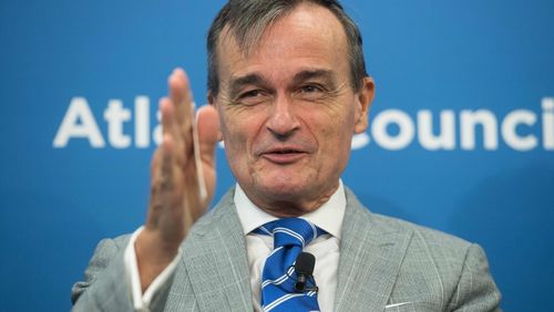 Gérard Araud, ancien ambassadeur de France aux Etats-Unis : "Ceux qui rêvent de voir avec Joe Biden le retour à la diplomatie américaine traditionnelle se trompent amèrement"