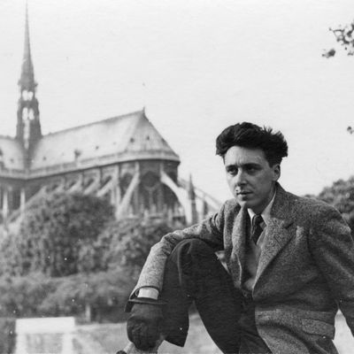 Daniel Cordier Compagnon de la Libération, secrétaire de Jean Moulin, en 1945, à Paris
