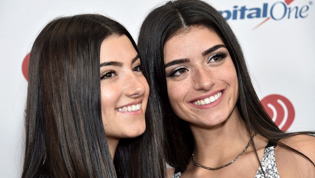 A 16 ans, Charli d'Amelio est la première à avoir plus de 100 millions d'abonnés sur TikTok A 16 ans, Charli d'Amelio est la première à avoir plus de 100 millions d'abonnés sur TikTok