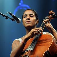 La Multi-instrumentiste, violoncelliste et chanteuse Leyla McCalla en concert au Festival de musique Jazz in Marciac.