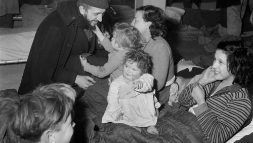 "Nous allions coucher dans les bois quand nous ne pouvions plus payer l'hôtel. Parfois nous avions le choix entre manger et dormir, il fallait choisir"
