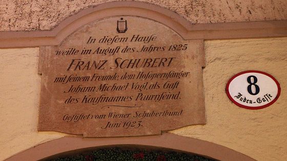 Plaque sur une maison à Salzbourg, où le compositeur autrichien Franz Schubert séjourna en août 1825 ©Getty - Amy T. Zielinski