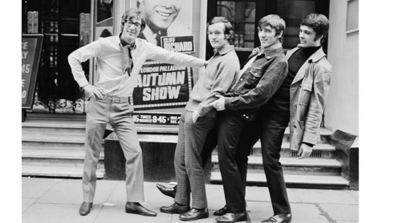 Le groupe britannique de rock instrumental The Shadow, le 10 October 1968; de gauche à droite Hank Marvin, Brian Bennett, Bruce Welch et John Rostill ©Getty - Evening Standard/Hulton Archive